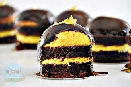 MINICAKE DE CHOCOLATE Y MOUSSE DE MANGO MINICAKE DE CHOCOLATE Y MOUSSE DE MANGO