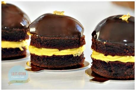 MINICAKE DE CHOCOLATE Y MOUSSE DE MANGO MINICAKE DE CHOCOLATE Y MOUSSE DE MANGO