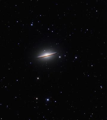 La Galaxia del Sombrero, M104