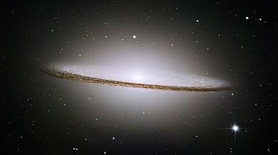 La Galaxia del Sombrero, M104