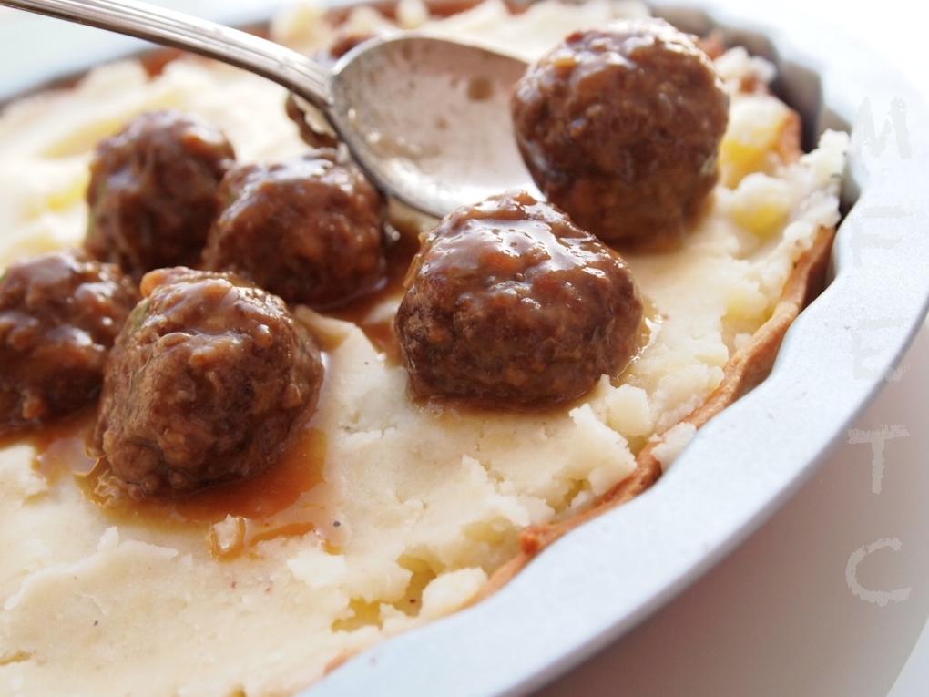 PASTEL DE ALBÓNDIGAS