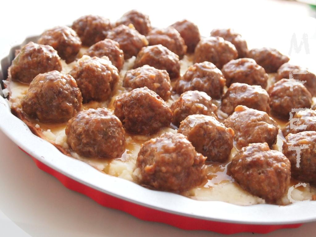 PASTEL DE ALBÓNDIGAS