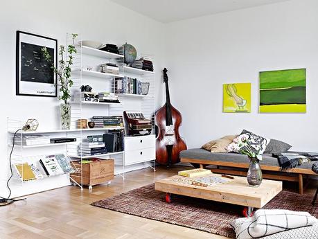 Un contrabajo en el Salón Contrabajo , Salón musical