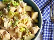 Ensalada veraniega pollo ecológico frutas, lechuga salsa rosa. Receta