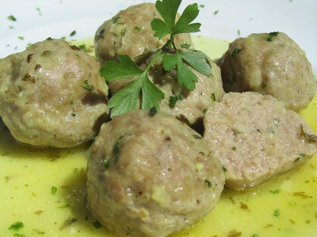 Albóndigas en salsa verde