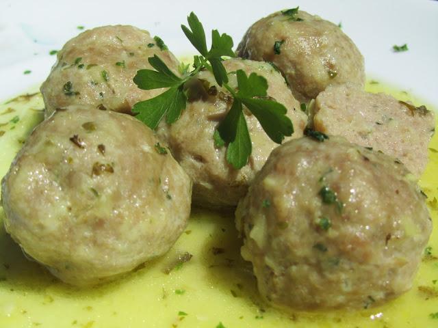Albóndigas en salsa verde