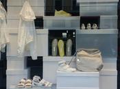 Decora escaparate cajas