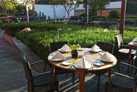 577944_615535041795268_1885381993_n