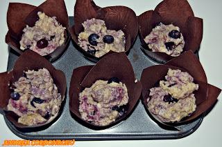 MUFFINS DE ARÁNDANOS Y CHOCOLATE BLANCO. BLUEBERRY MUFFINS.
