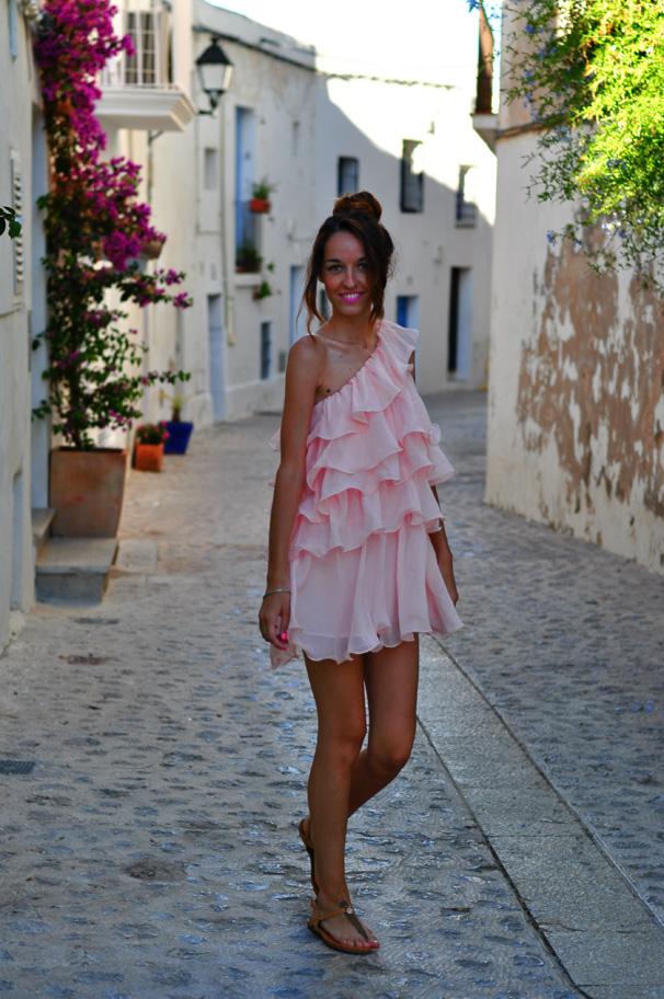 VESTIDO ROSA EN IBIZA