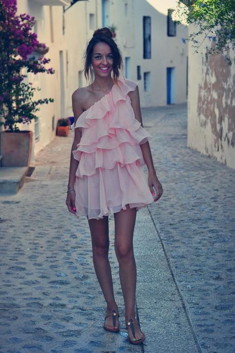 VESTIDO ROSA EN IBIZA