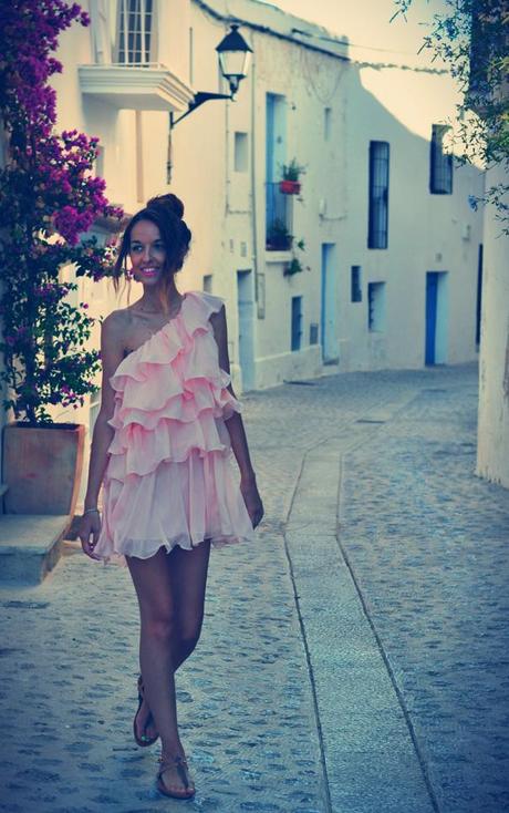 VESTIDO ROSA EN IBIZA