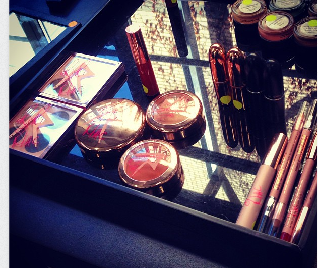 PROXIMA COLECCION DE RIHANNA PARA MAC, RIRI HEARTS + swatches