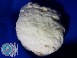 Batbut,pan de semolina relleno de atún. Batbut,pan de semolina relleno de atún.