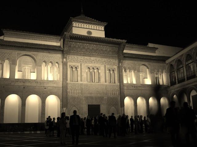La nueva iluminación del Alcázar (3): el Palacio del Rey Don Pedro.