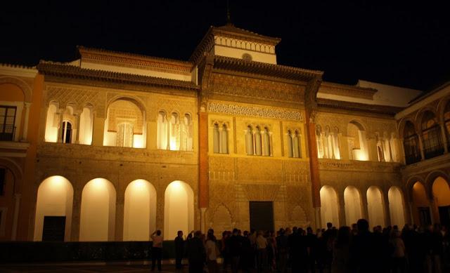 La nueva iluminación del Alcázar (3): el Palacio del Rey Don Pedro.