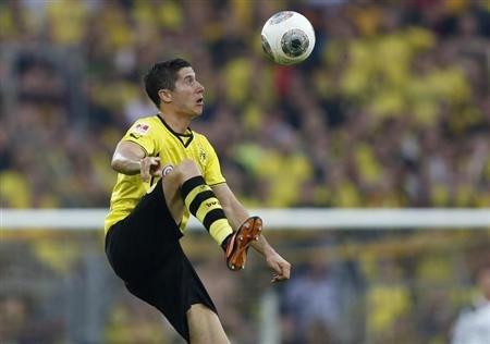 Lewandowski se compromete con el Dortmund tras no fichar por el Bayern