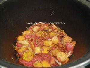 Muslitos de pollo con aceitunas y romero