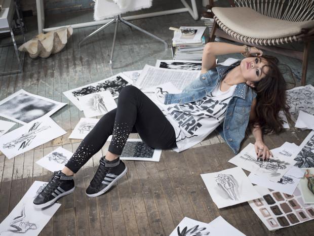 Adidas NEO: Selena Gómez presenta su colección Paperblog