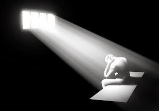 carcel, silencio, oscuridad, desesperación, soledad