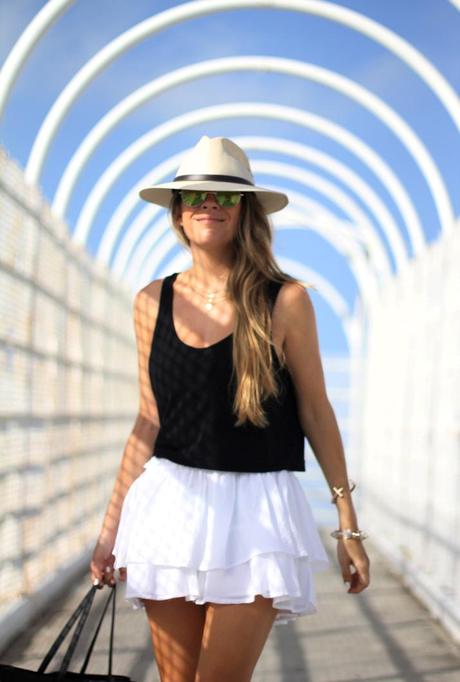 White skirt fashion blogger