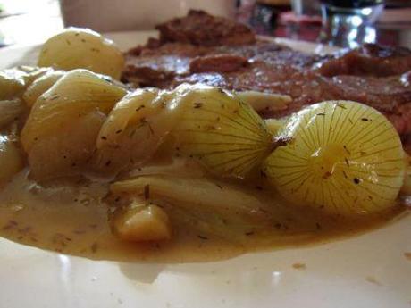 Chalotas en salsa gravy vegetariana