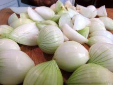 Chalotas en salsa gravy vegetariana.