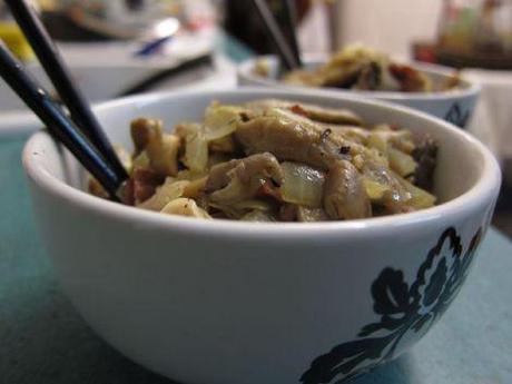 Salteado setas con almejas y jamón