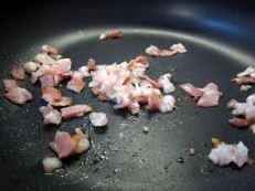 Huevos escalfados con habas