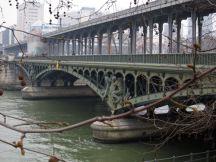 Puente de Bir-Hakeim sobre el Sena.