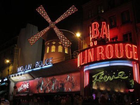 Moulin Rouge. La Nuit.