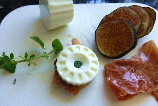 Brevas con Jamón, Queso fresco y Orégano Brevas con Jamón, Queso fresco y Orégano