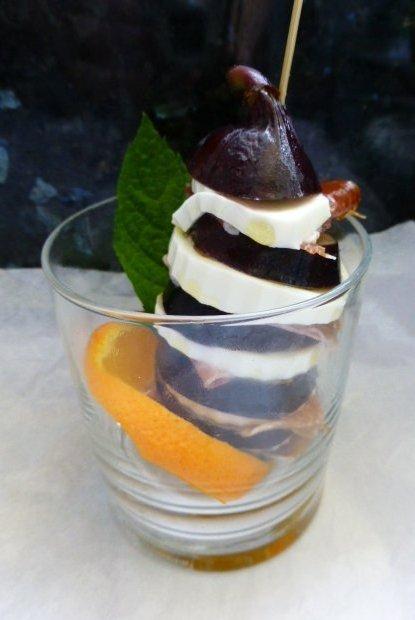 Brevas con Jamón, Queso fresco y Orégano Brevas con Jamón, Queso fresco y Orégano