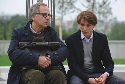 en la casa dans la maison