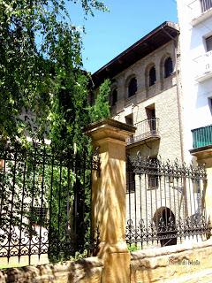 Palacio Duques de Villahermosa, Huesca, Polidas chamineras