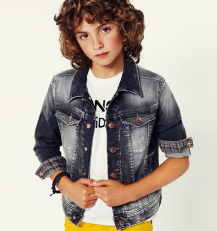 Cazadora en tejido denim