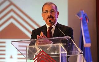 Danilo: País no puede desarrollarse con salarios de miseria.