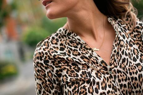 ANIMAL PRINT - Prefall 2013 OUTFITS, animal print, tendencias prefall 2013, camisa leopardo, zara sales, rebajas zara, leather shorts, mentirosas, asos clutch, elena estaun, fluor