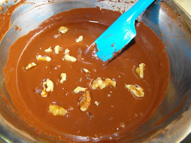 Helado de cacao Santa María y nueces en heladera con paso a paso