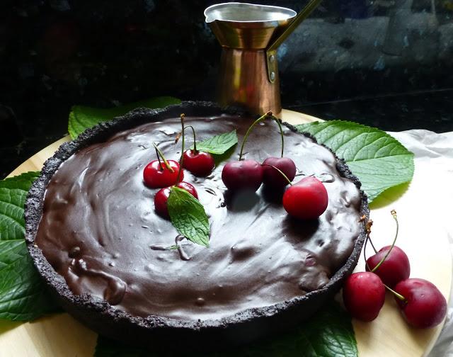 Ganaché de Chocolate Negro sobre Cerezas rellenas...