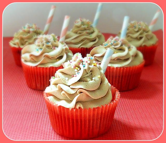 Cherry coke cupcakes / Cupcakes de Coca-cola y cereza