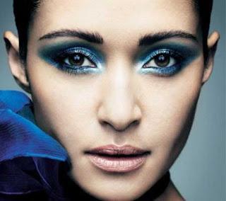 SMOKEY EYES BLUE - OJOS AHUMADOS DE TONALIDAD AZUL TUTORIAL