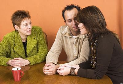 Suegra: La tercera en discordia