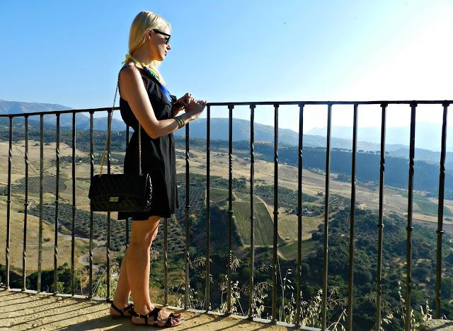 Look con collar Ethnic Chic