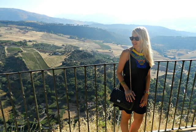 Look con collar Ethnic Chic