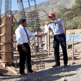 En Lunahuana: SE INICIO CONSTRUCCIÓN DE PISCINA, AUDITORIO Y AULAS EN I.E. MARISCAL BENAVIDES…