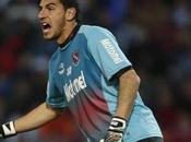 Tata quiere Nahuel Guzmán para suplir Valdés