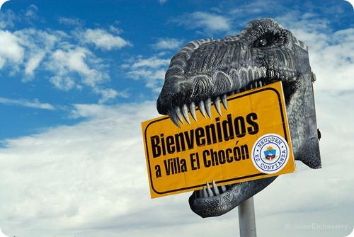Dinosaurs-in-Patagonia-Villa-El-ChocA-n-Neuquen-Argentina-Sou
