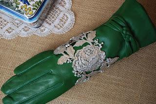 Complementos para un look color plata / how to accessorize a silver outfit Complementos para un look color plata / how to accessorize a silver outfit