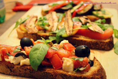 Trio de bruschette: caprese, berenjena y calabacín, sardinas y rúcula ~ recetas entrantes  ~ 327m